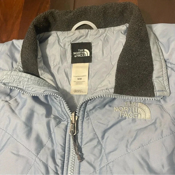 The North Face Women’s Puffer Jacket Light Blue Size Medium - Picture 2 of 4